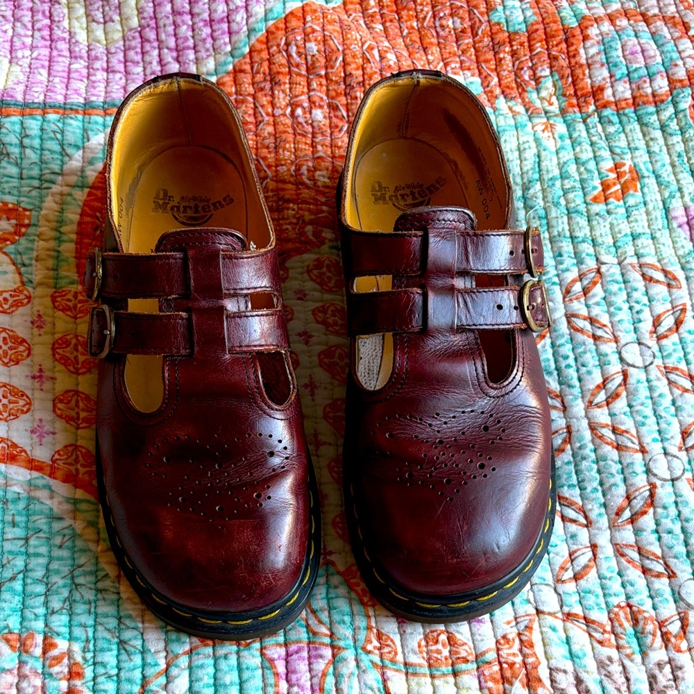 True vintage Doc Martens Mary Janes burgundy